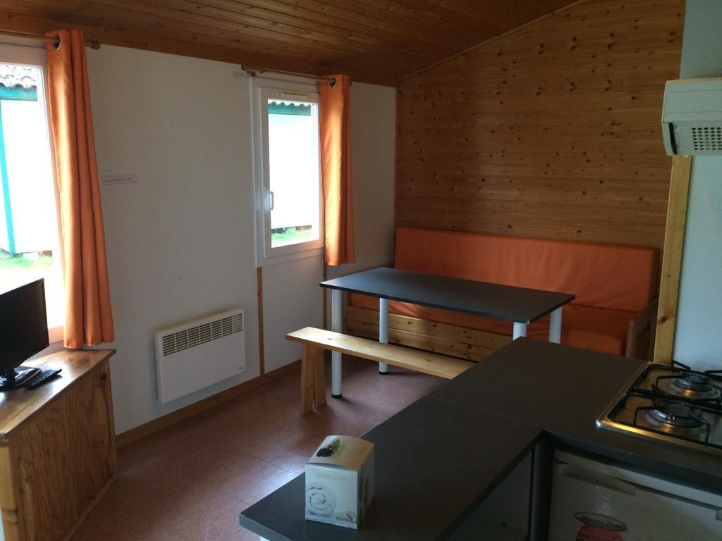 Camping Les Lupins Seppois-le-Bas Екстериор снимка
